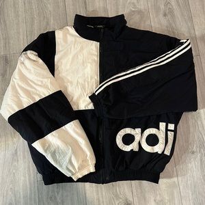 Vintage Adidas Puffer Jacket . B/W . Size XL .